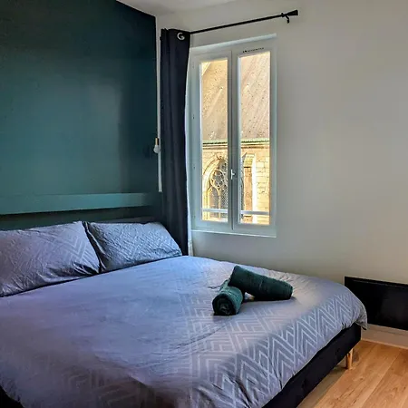 La Fleche Saint Vivien: Hypercentre & Cathedrale