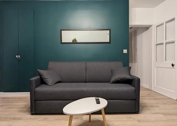 La Fleche Saint Vivien: Hypercentre & Cathedrale * Rouen