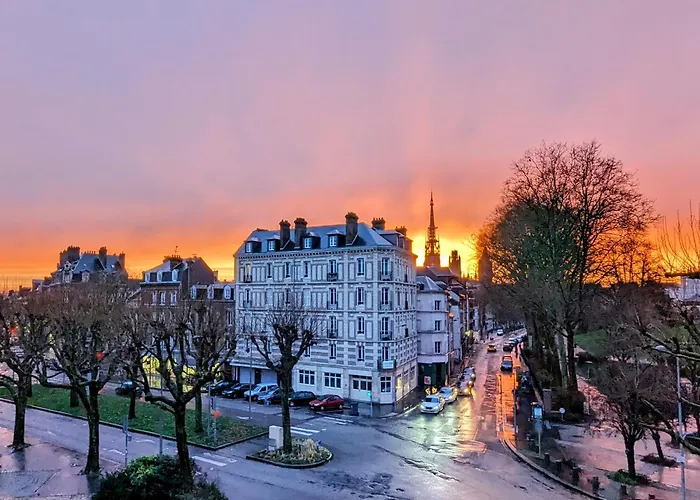 La Fleche Saint Vivien: Hypercentre & Cathedrale Rouen